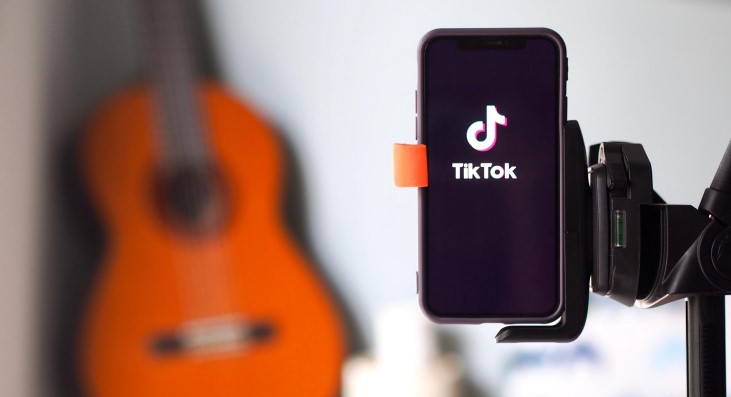 TikTok+is+Changing+The+Music+Industry