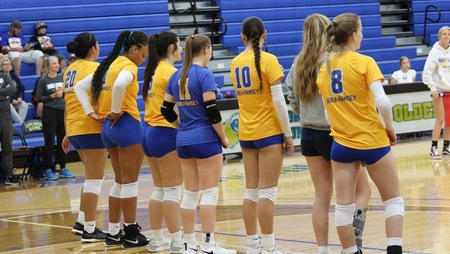 A picture of the ARCC Womens Volleyball Team from a recent match.