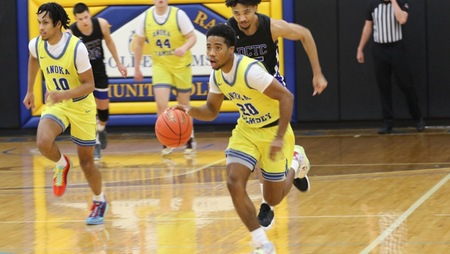 Men's Basketball Falls to DCTC